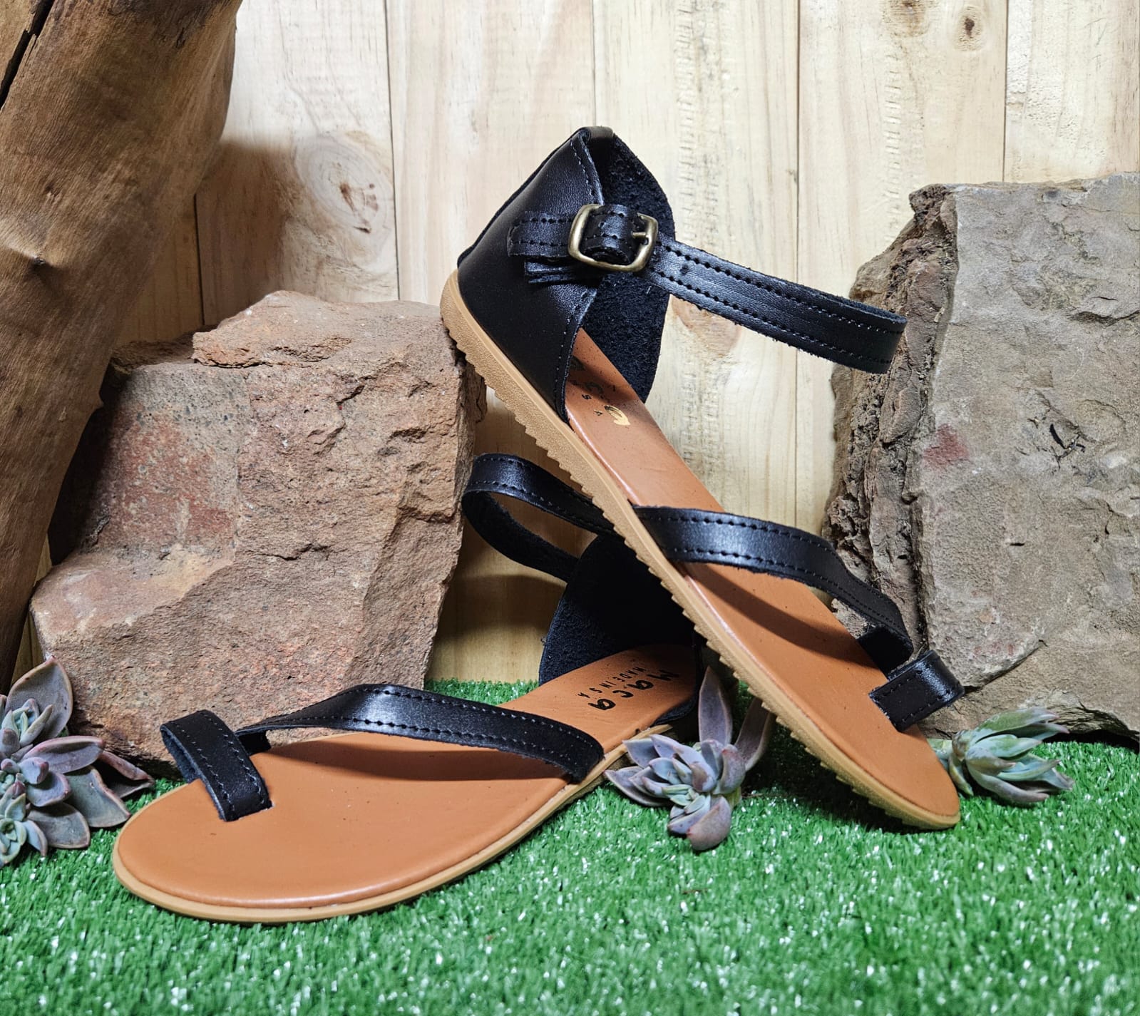 Maca strap black