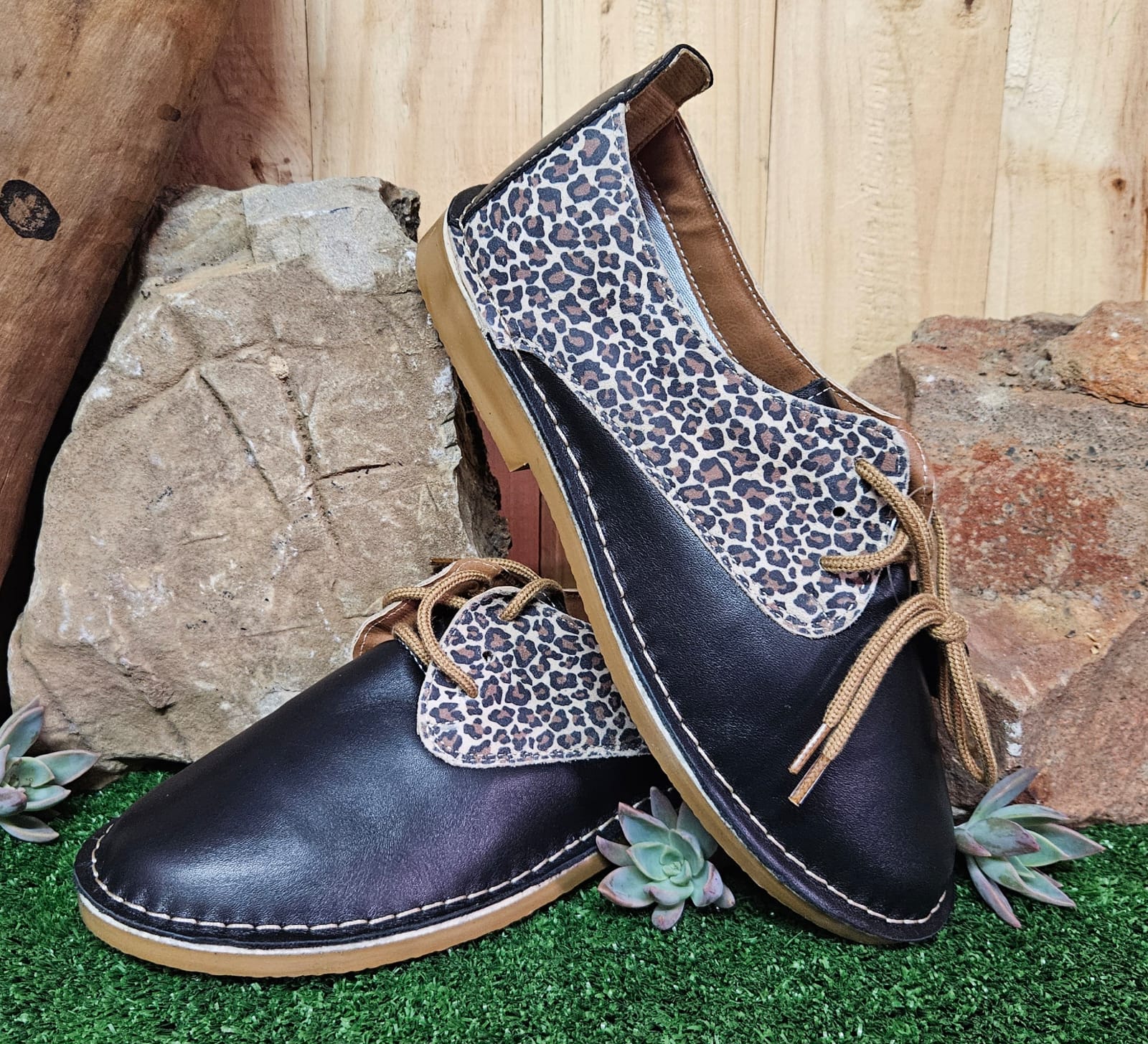 Leopard print black