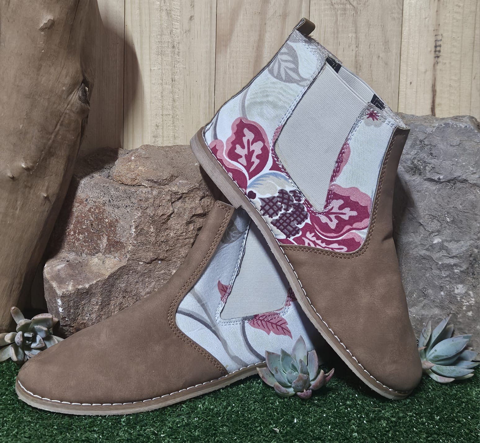 Twotone boots tan